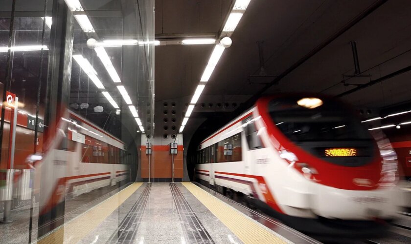 Muere un joven de 20 años arrollado por un tren de cercanías en Sol tras caer accidentalmente a las vías