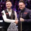 Shaun Murphy shakes hands with Kyren Wilson