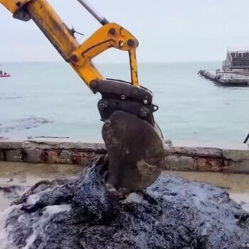 Oil spill from Russian ‘shadow fleet’ reaches Crimean shore