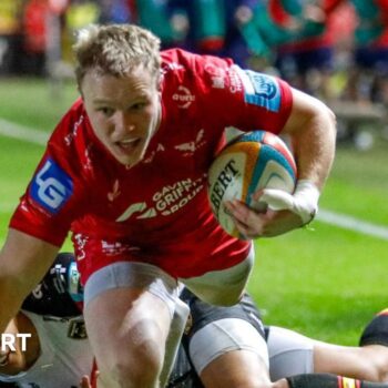 Scarlets seal bonus-point win in Dragons derby