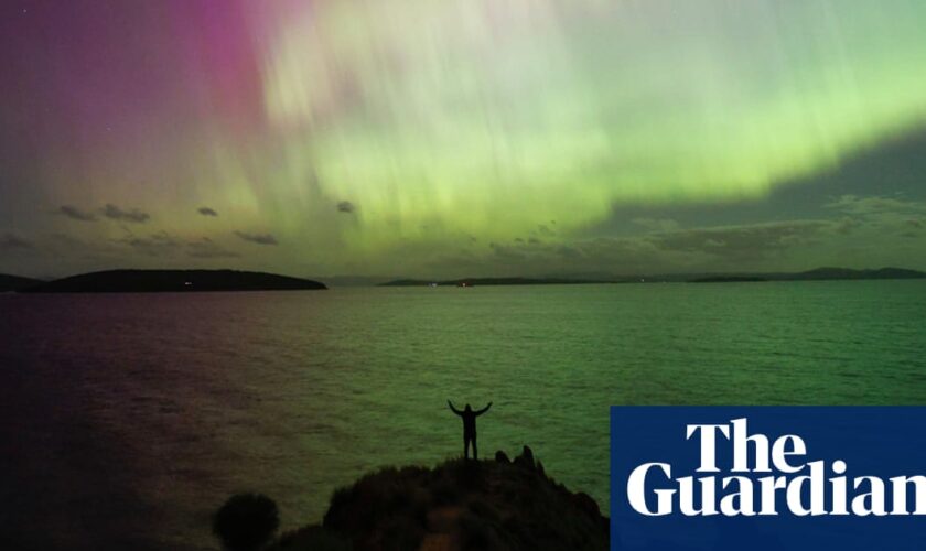 Spectacular aurora australis thrills sky gazers across south-east Australia