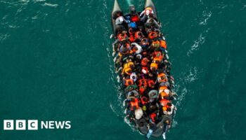 Suspected people smugglers face phone and travel ban