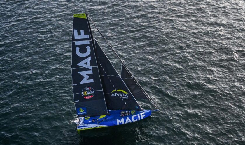 Vendée Globe : le duel Dalin-Richomme bat son plein en tête, des ennuis pour Ruyant